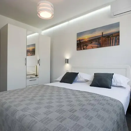 Apartament Reza Luxury *