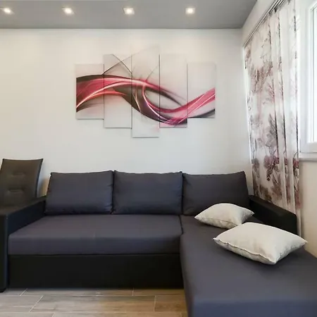 Reza Luxury Apartmán *