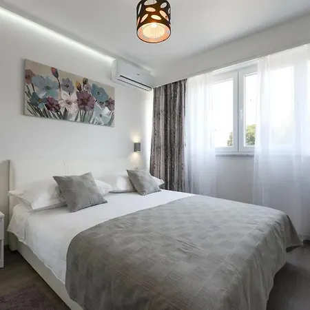 Apartment Reza Luxury *