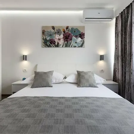 Reza Luxury Zára