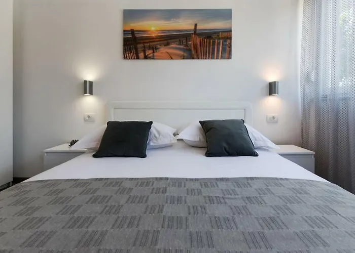 Reza Luxury Задар