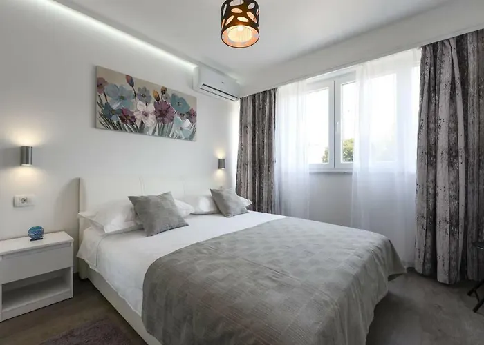 Апартаменты Reza Luxury *